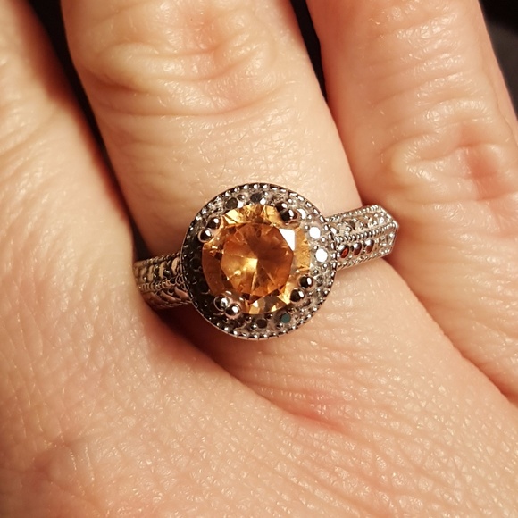 Citrine Colored Stone ring - Picture 2 of 5