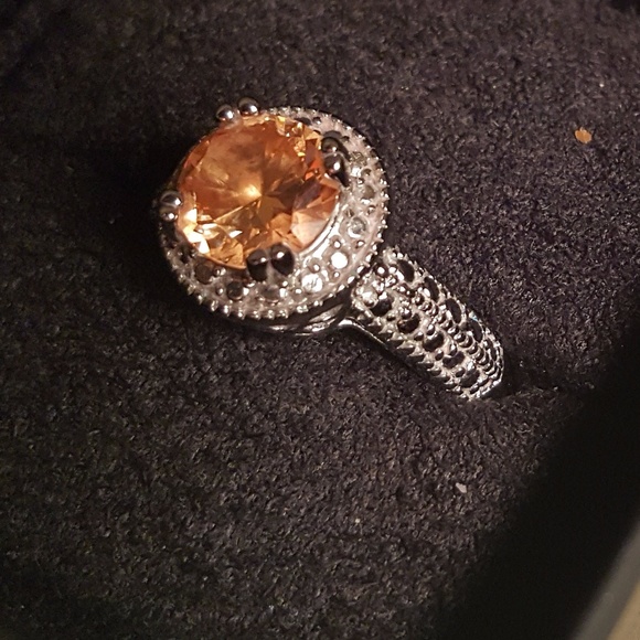 Citrine Colored Stone ring - Picture 5 of 5