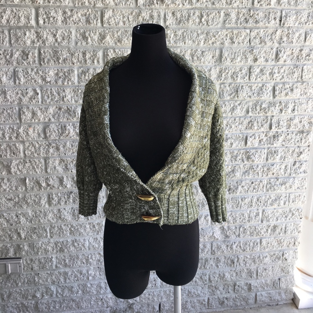 Bebe sz M green long sleeves Shaw collard cardigan