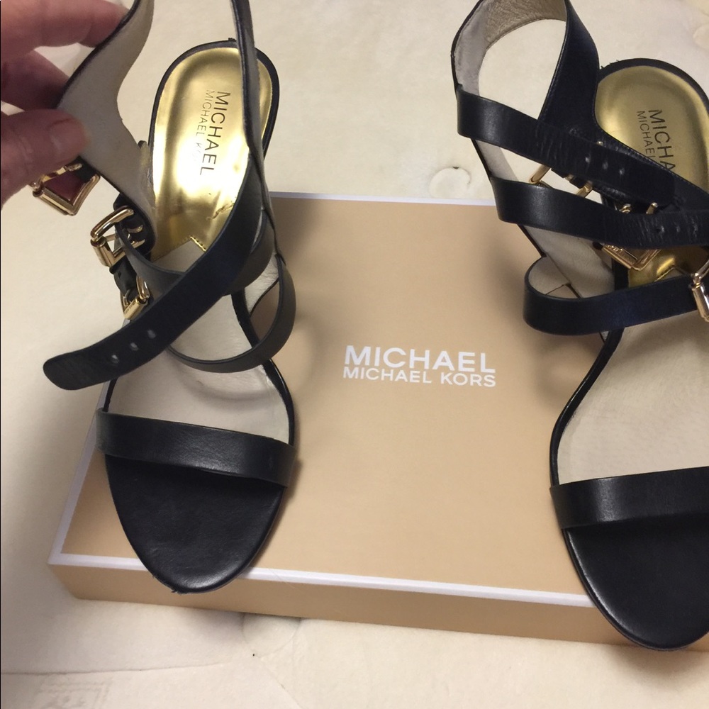 Michael kors black leather sandals!