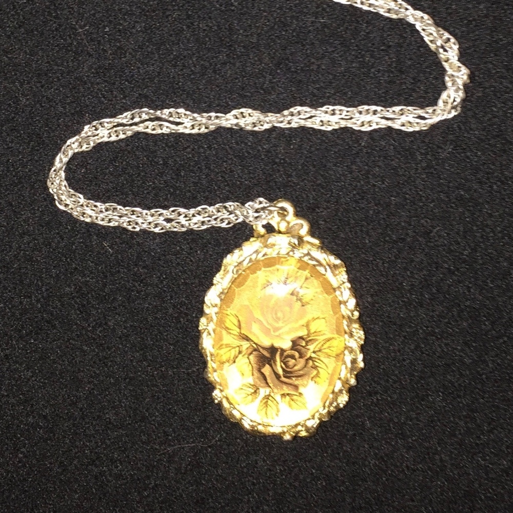 70s Vintage Max Factor Rose Perfume Necklace