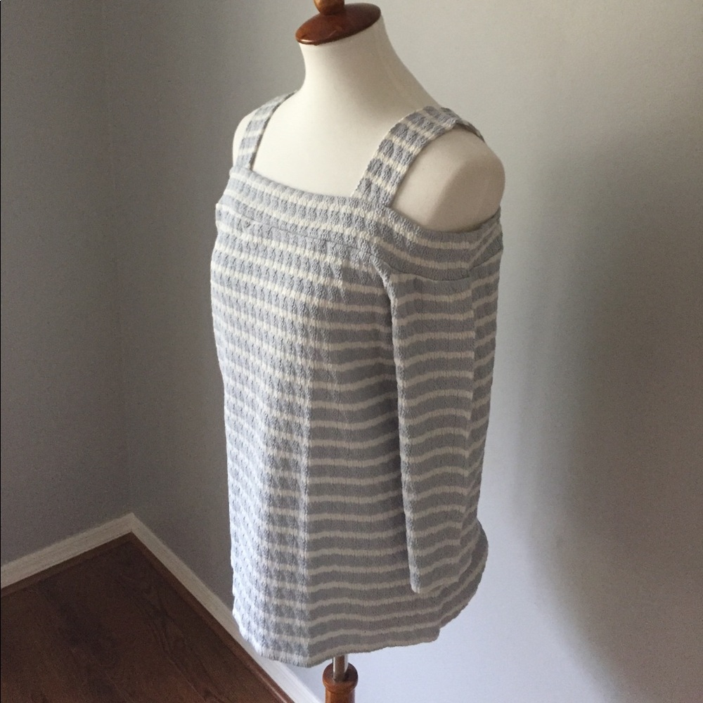 KUT from the Kloth cold shoulder sweater - Picture 3 of 4