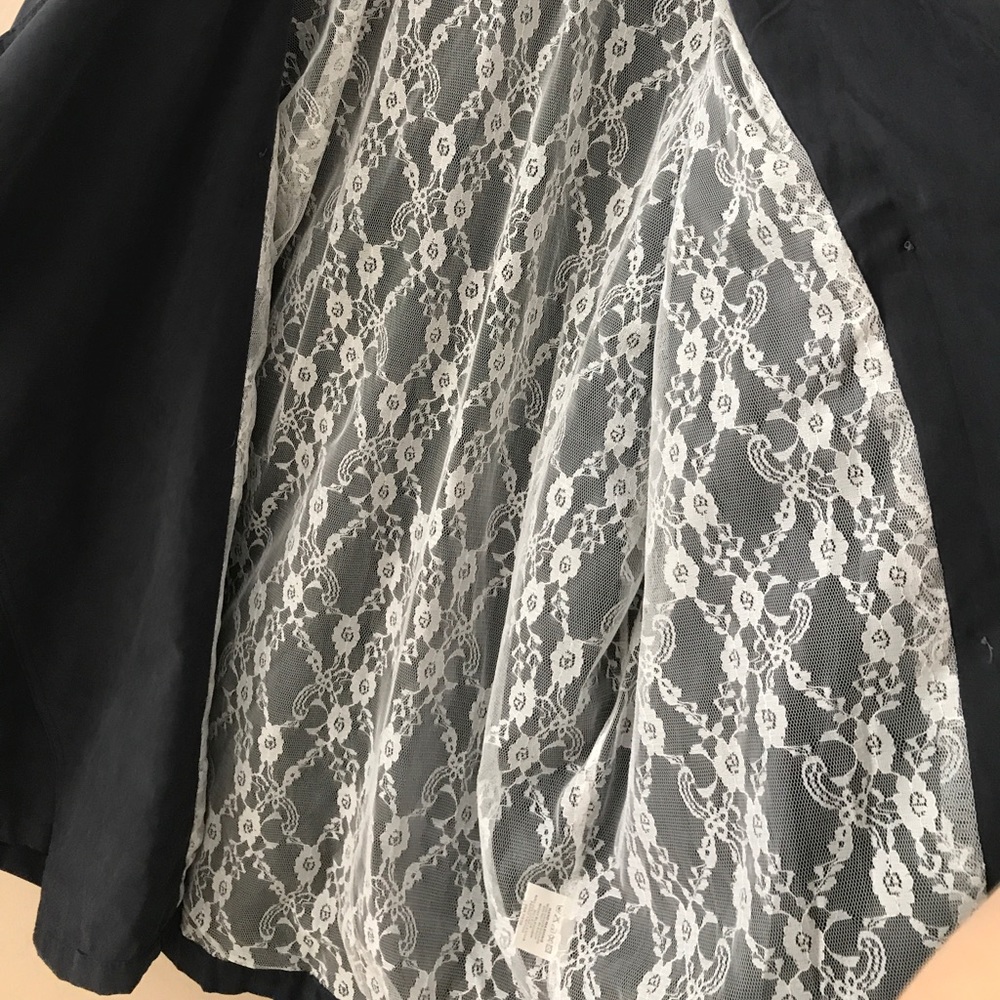 Boxy jacket fully lined with lace - Picture 2 of 8