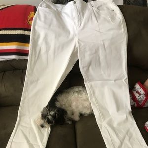 Gloria Vanderbilt white jeans