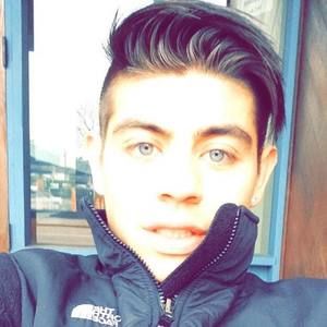 Meet your Posher, Cesar