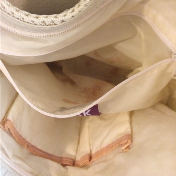 The Sak woven cream purse no stains or snags - Picture 4 of 8