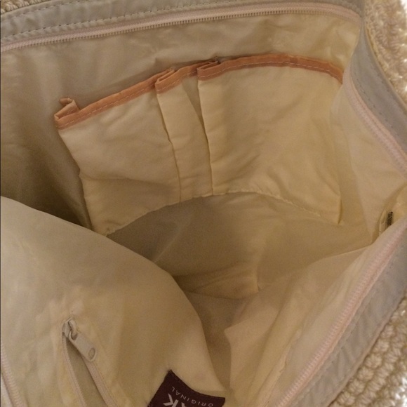 The Sak woven cream purse no stains or snags - Picture 6 of 8