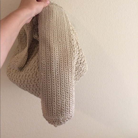 The Sak woven cream purse no stains or snags - Picture 7 of 8