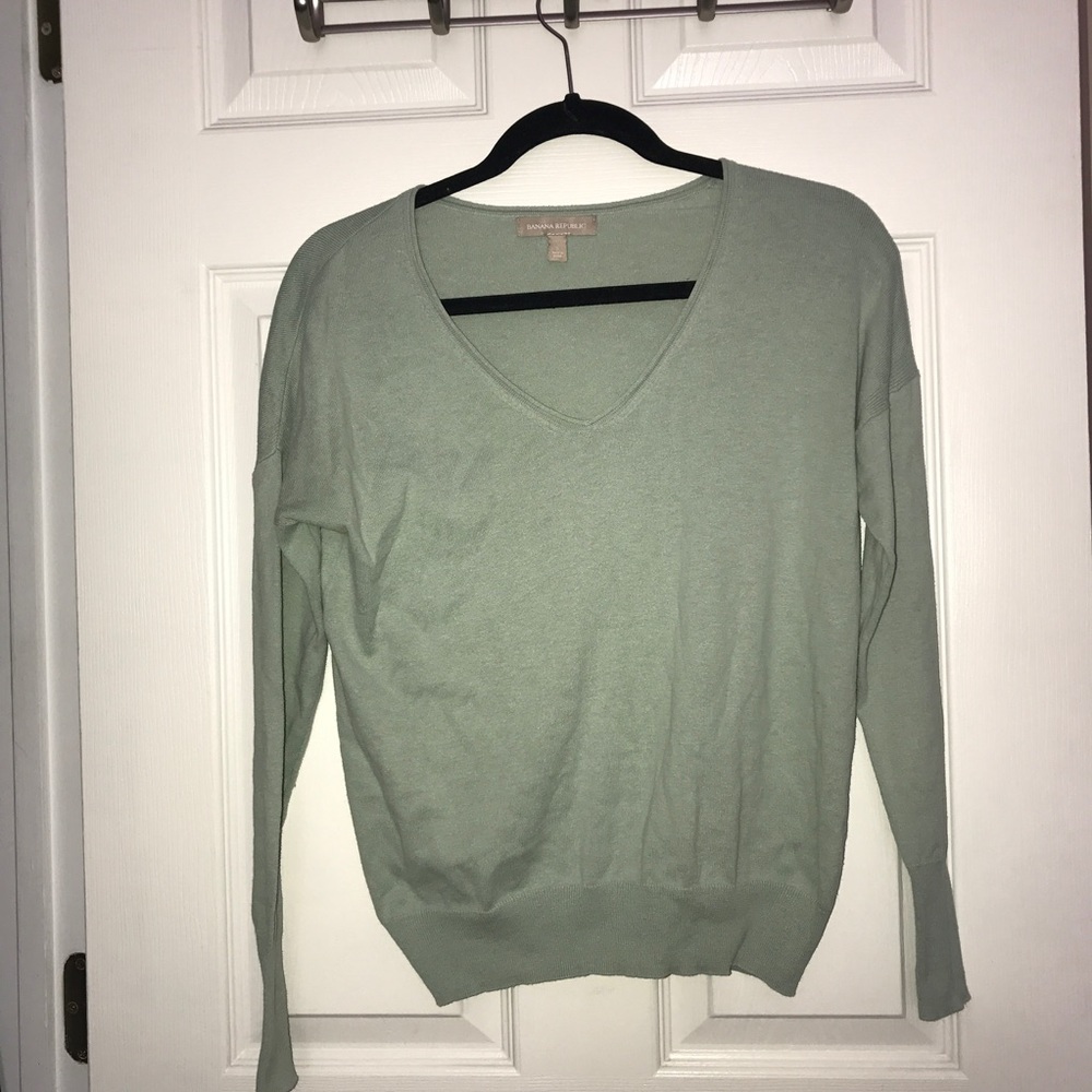 V neck sweater