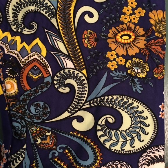 🌈PAISLEY PRINT LEGGINGS🌈 - Picture 2 of 3