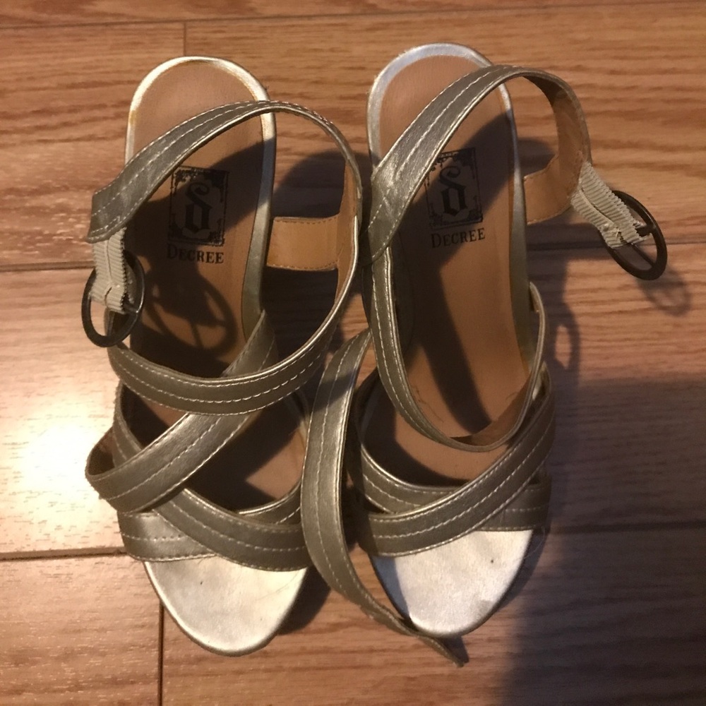 Decree 6.5 Metallic Gold Wedges