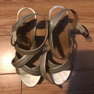 Decree 6.5 Metallic Gold Wedges