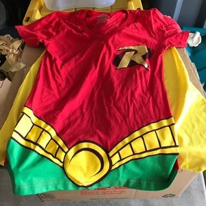 Robin tee shirt with cape