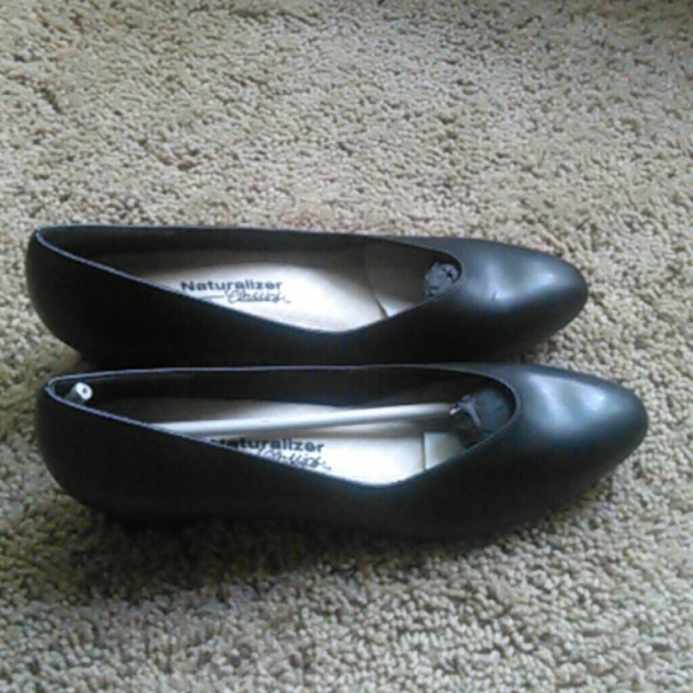 Naturalizer shoes( narrow)