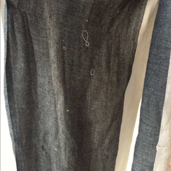 Banana Republic Shawl Scarf - Picture 2 of 3