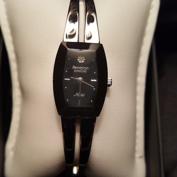 Sleek Black and Silver bracelet style watch - Picture 2 of 5