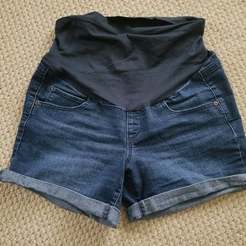 Maternity shorts