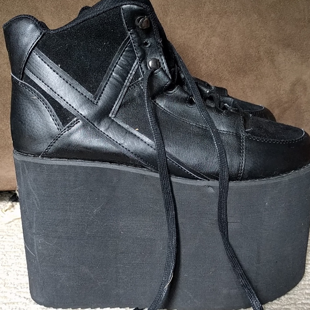 YRU Qozmo Sky-Hi Platform Sneakers Size 10