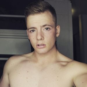 Meet your Posher, Ethan