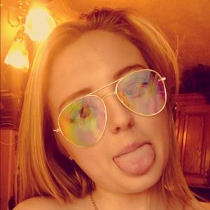 Meet your Posher, Kaylin