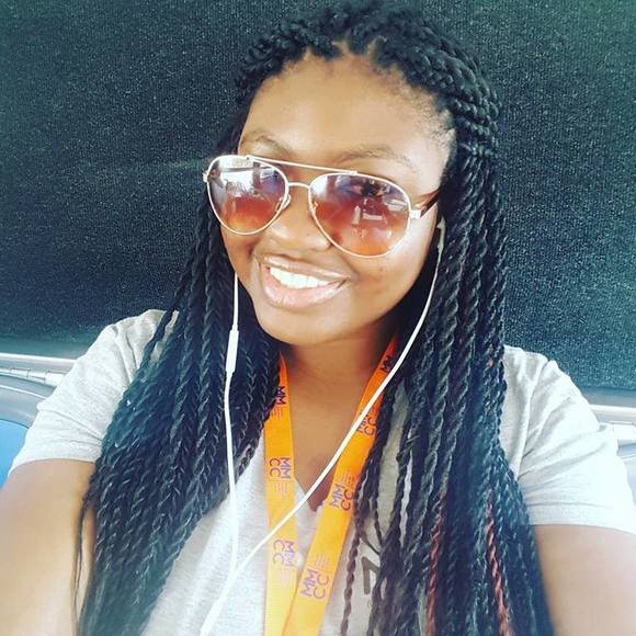 Meet your Posher, Shawntell - Picture 1 of 1