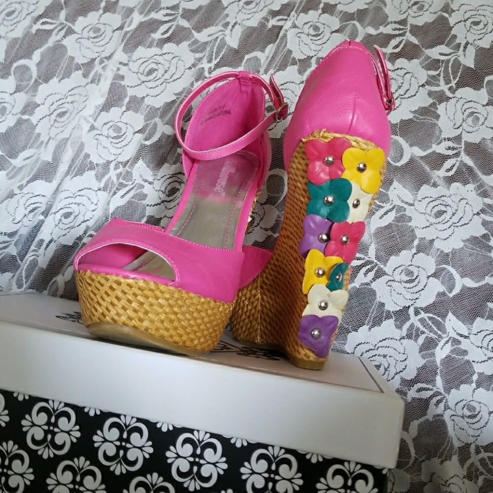 Pink wedges