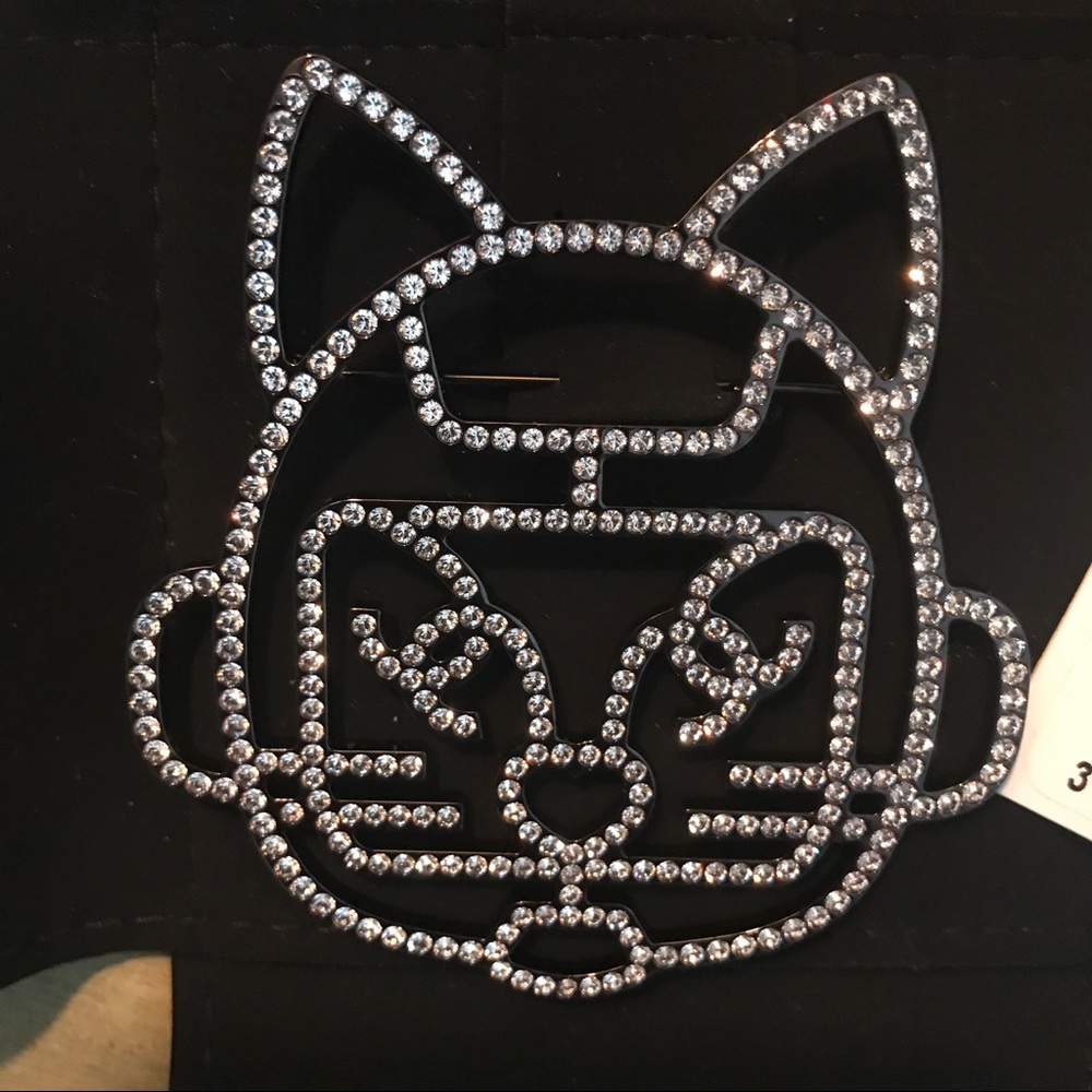 CHANEL limited edition cat brooch