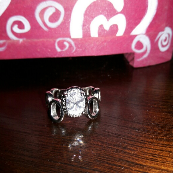 π¨πCOMES W RINGππ¨ BEAUTIFUL JEWELRY BOX - Picture 2 of 3