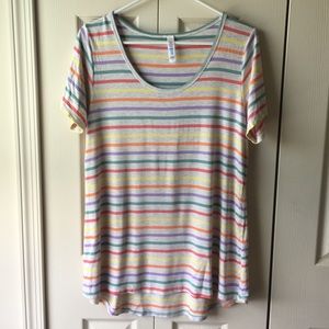 LuLaRoe Classic Tee Large