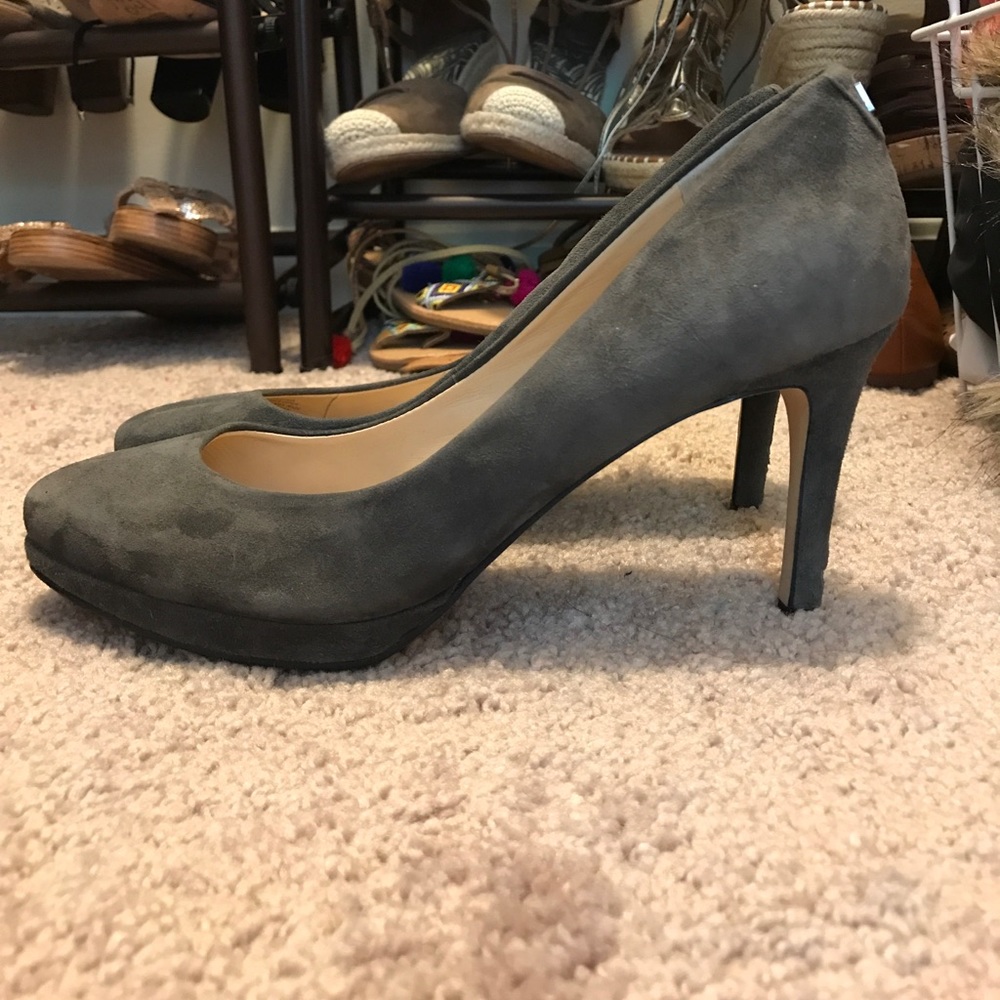 Ivanka trump gray suade heels