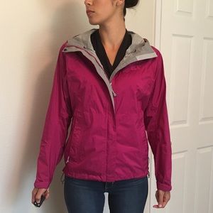 Mountain Hard wear rain coat🎥