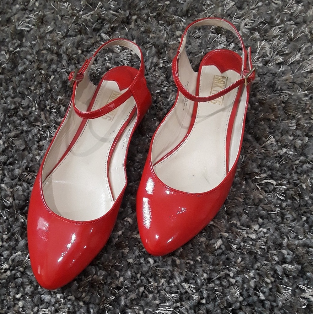 Mix No. 6 Red Guerra flats