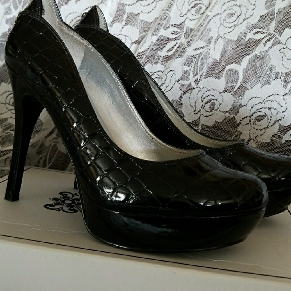 Black Guess Platforms