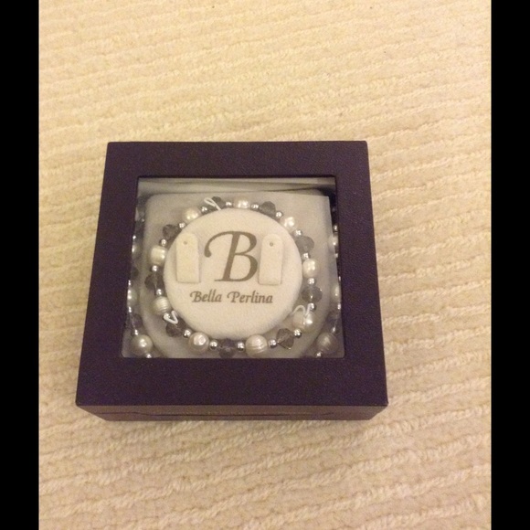 Necklace and bracelet set - Picture 2 of 2