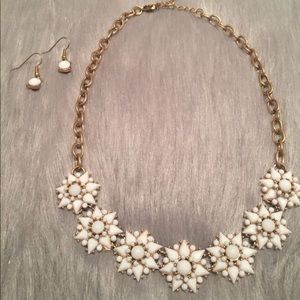 Floral necklace