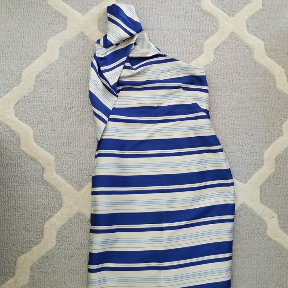 One shoulder ruffled dress