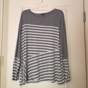 Vince Camuto long sleeve tee