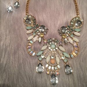 Bib necklace
