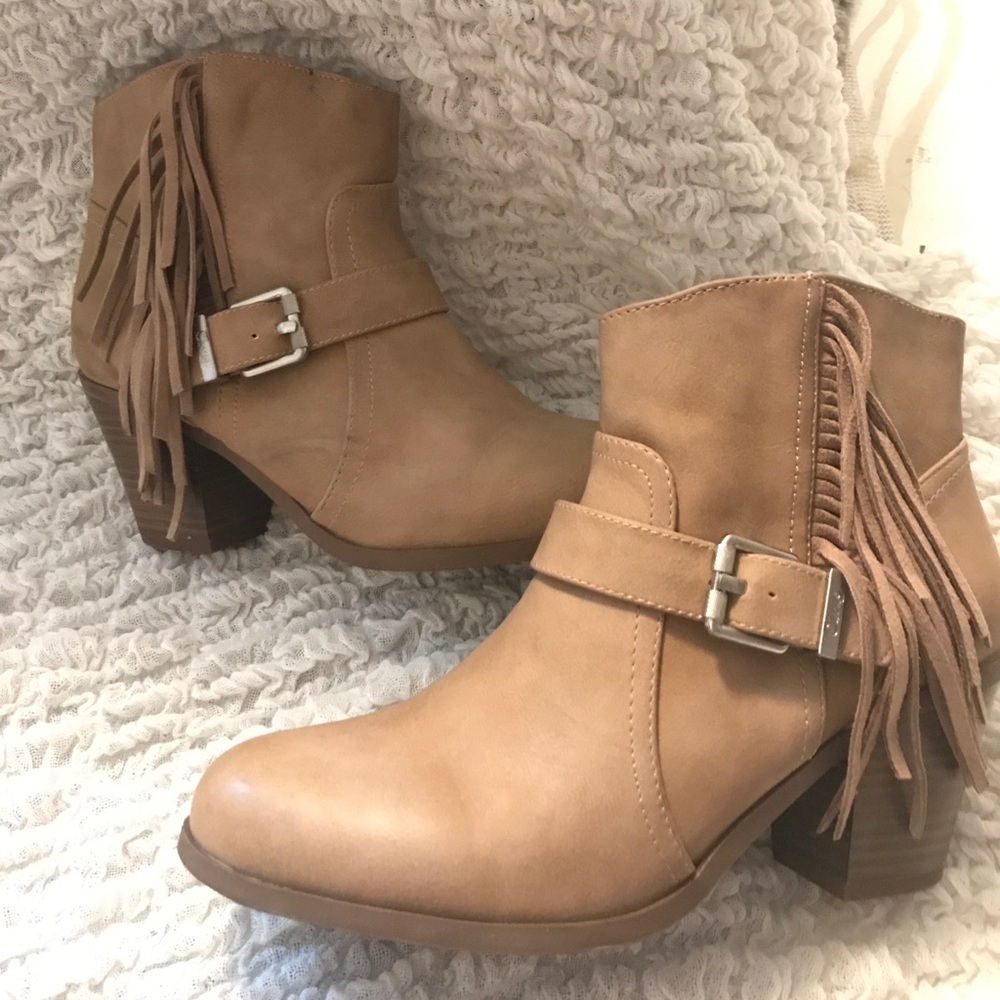Sam Edelman Circus tan fringe booties