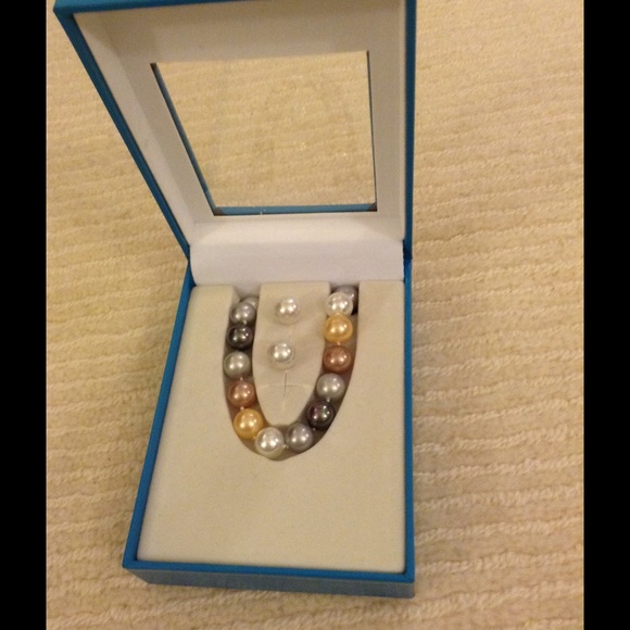 Colored Pearl Necklace set - Picture 2 of 2