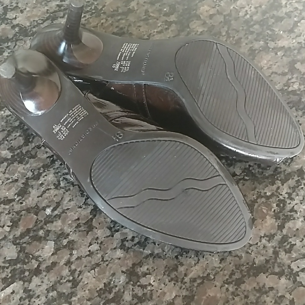 Pumps - Picture 3 of 3