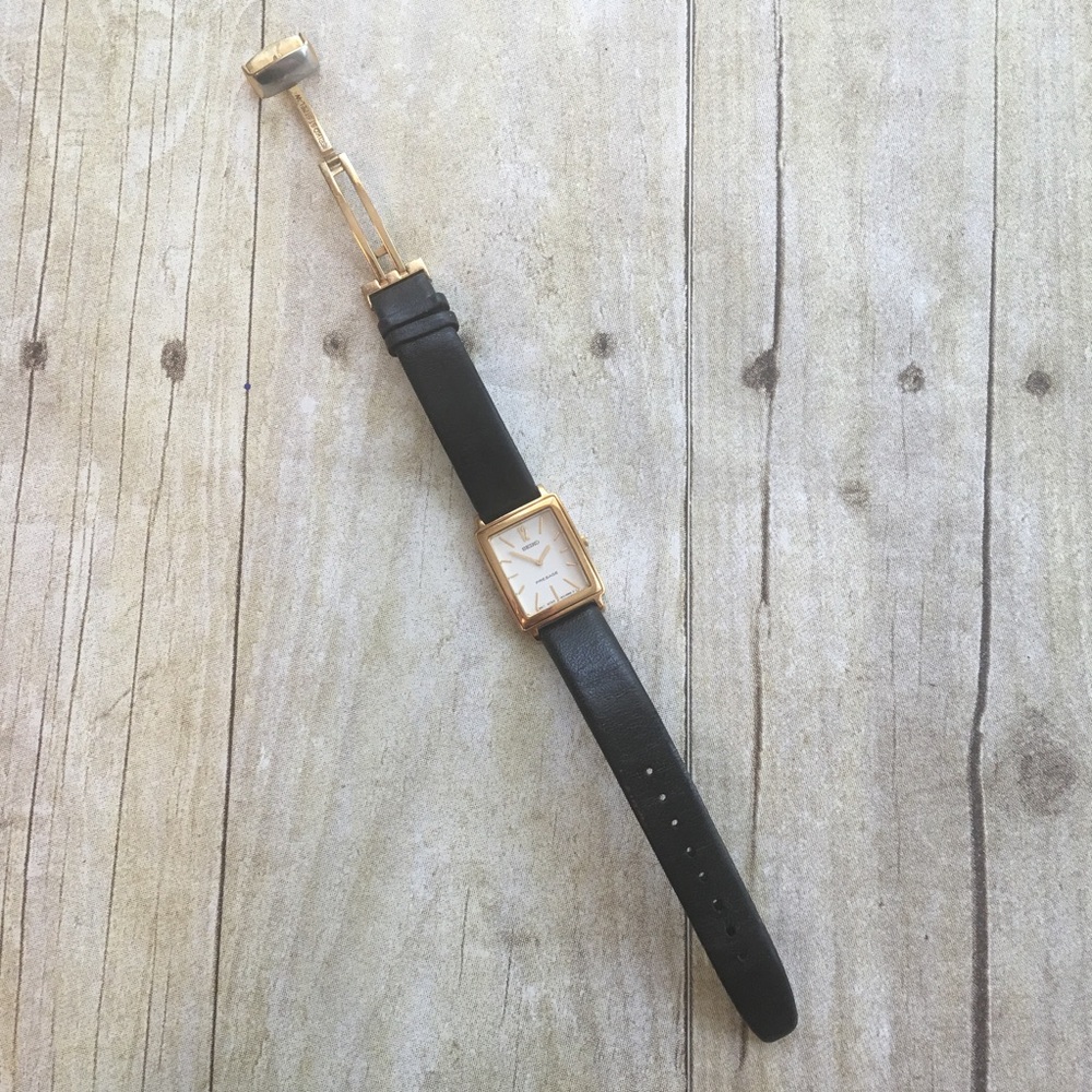 Vintage Leather Seiko Presage Quartz Watch