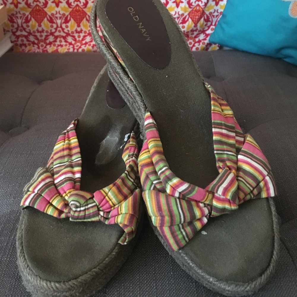 ☀️👓Old Navy Colorful Striped Wedges👓☀️