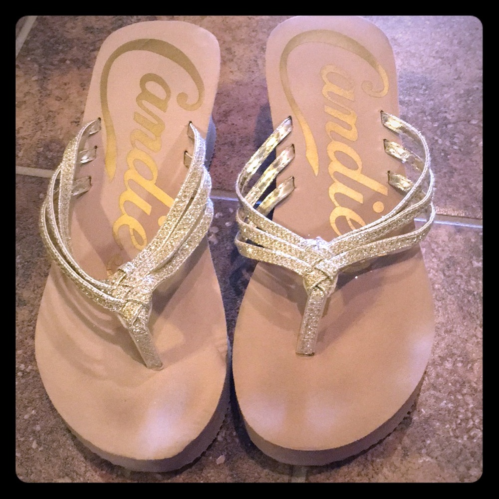 Heel flip flops