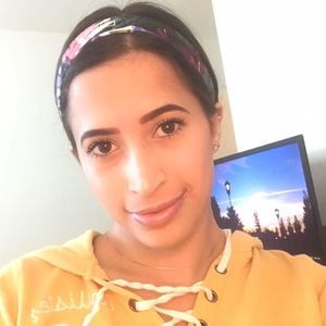 Meet your Posher, Alejandra