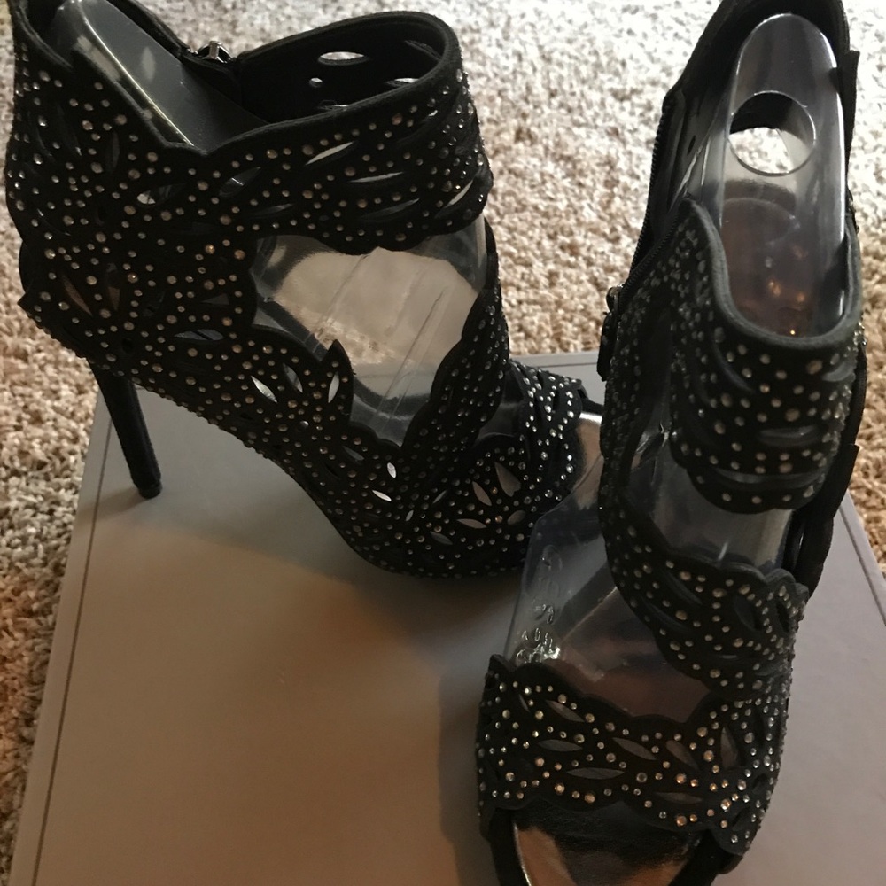 BCBGMAXAZARIA SHOES -SUPER SALE-