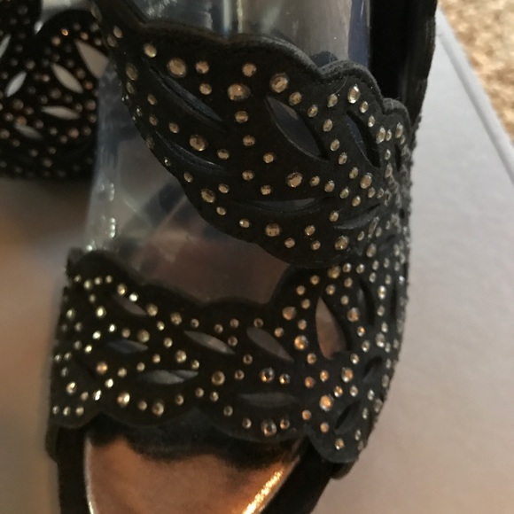 BCBGMAXAZARIA SHOES -SUPER SALE- - Picture 2 of 6