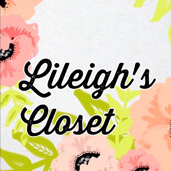 Meet your Posher! - Picture 2 of 4