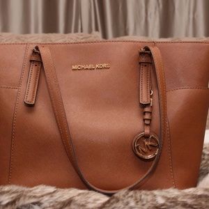 Michael Kors saffiano leather tote*MATCHING WALLET