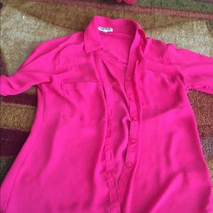 Blouse with roll up sleeves that button